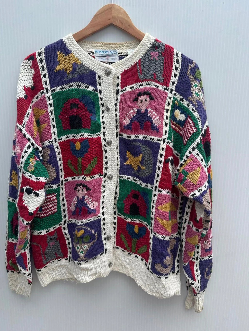 PRE-ORDER 10 pieces statement knitwear